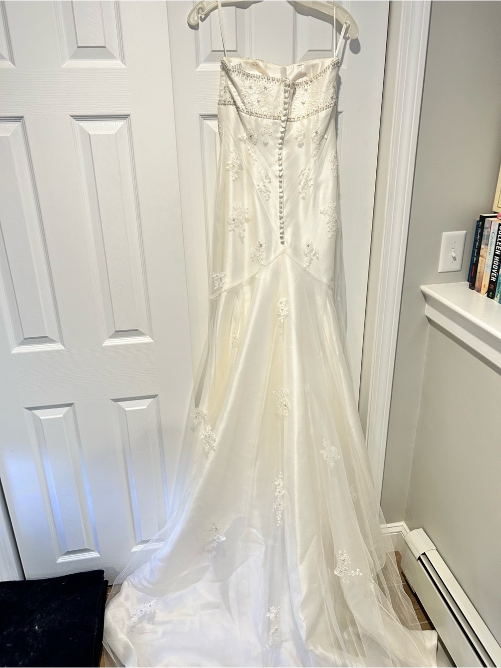 NEW STRAPLESS WEDDING DRESS